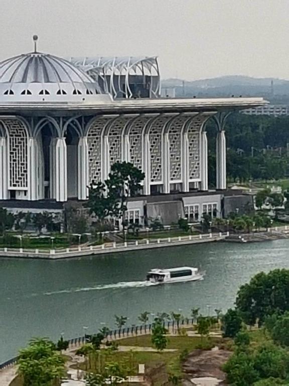 Ayer8 Putrajaya Guesthouse ภายนอก รูปภาพ